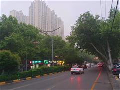 清镇云岭中路临街旺铺转让 十几米宽大门头 530平方